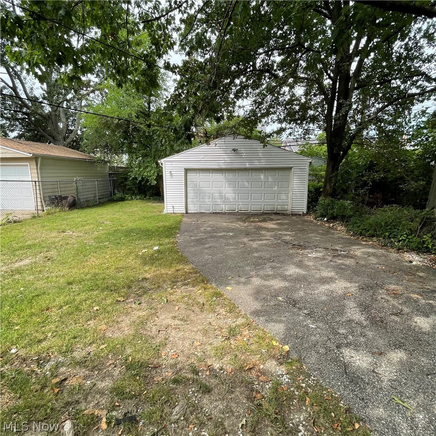 3337 Sylvanhurst Road Cleveland Heights, OH 44112 - Photo 4 of 13