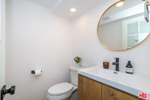$1,200,000 | 11601 Montana Avenue, Unit PH7, Los Angeles, CA 90049