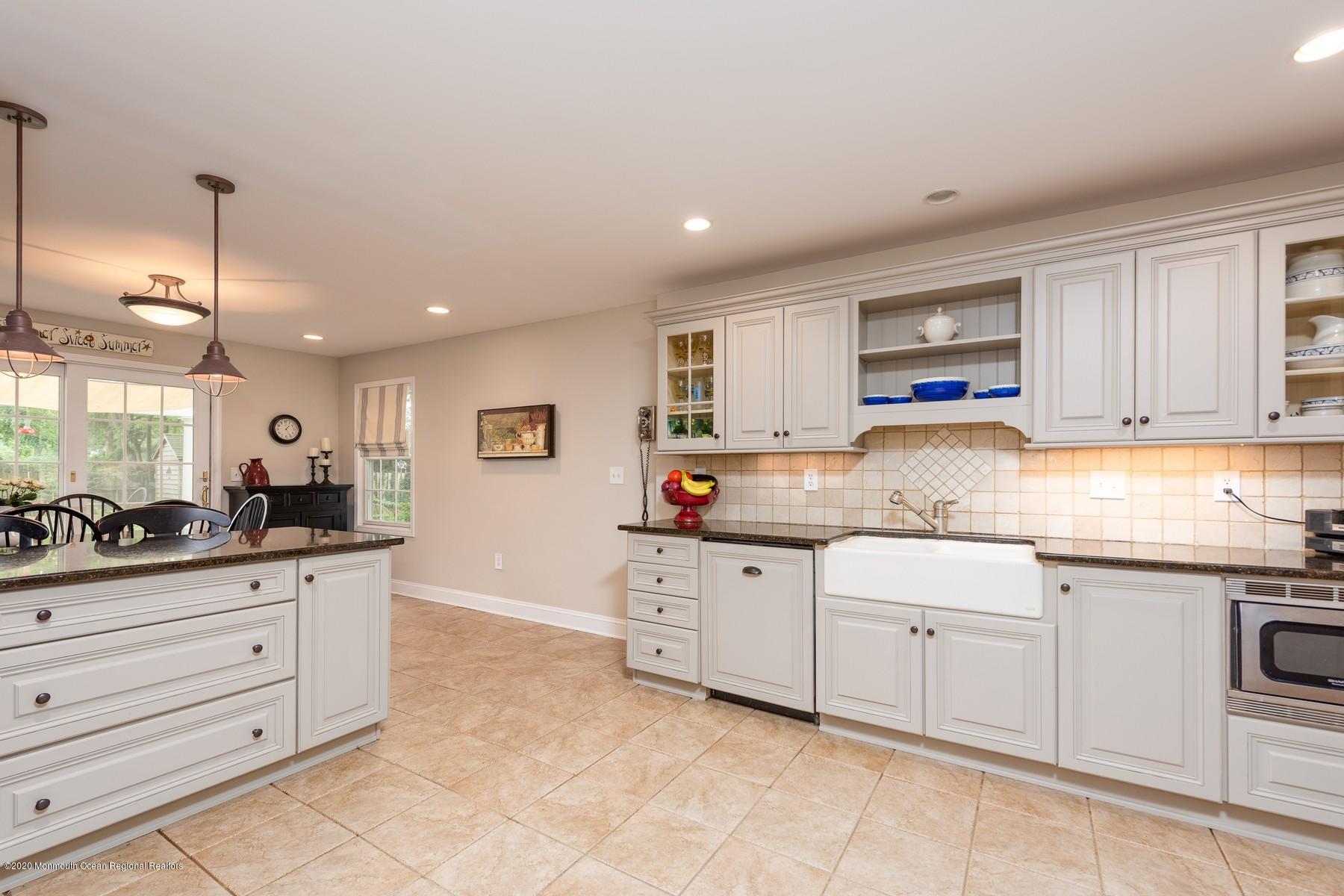 15 Harvard Road Fair Haven, NJ 07704 - Photo 7 of 26 Beautiful Cabinetry &Farmhouse Sink