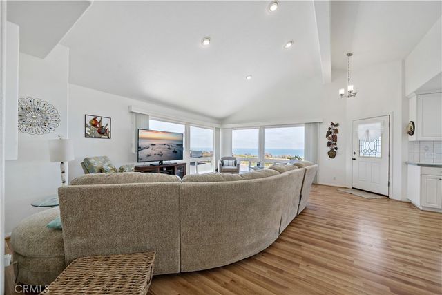 $1,600,000 | 6536 Oceanview Drive, Unit T, Carlsbad, CA 92011