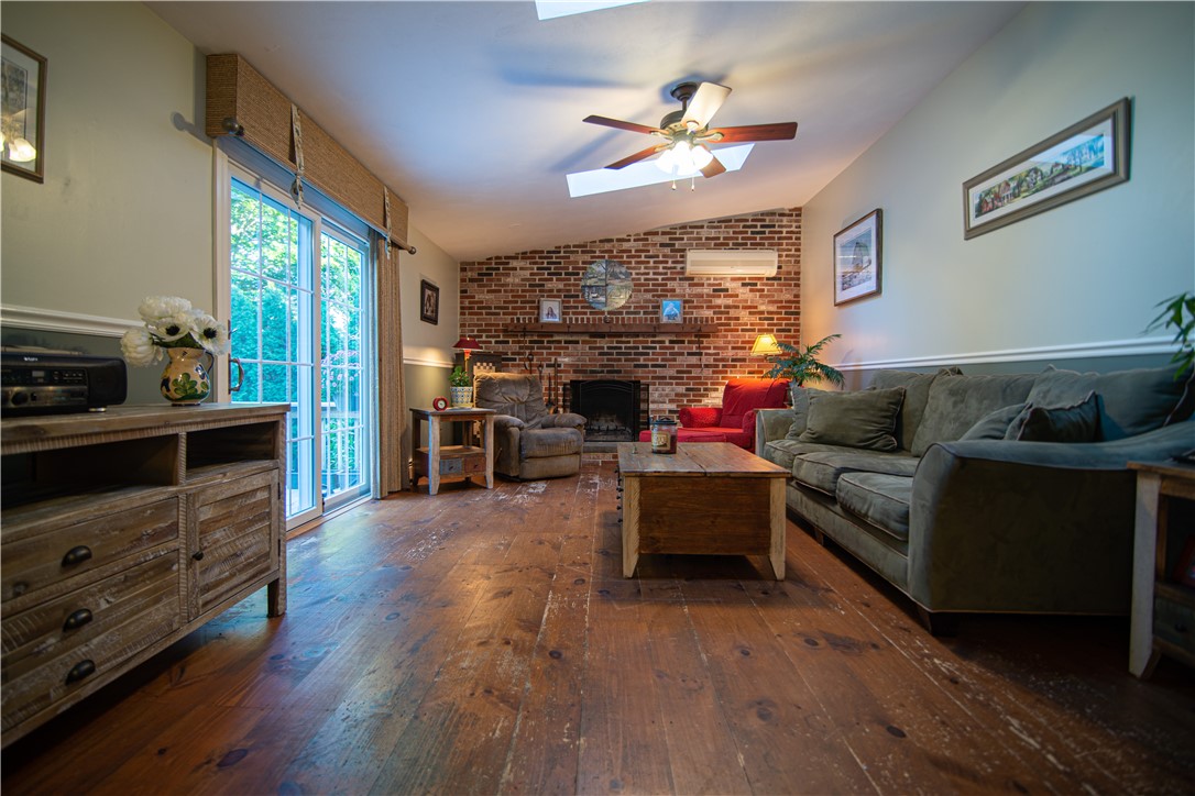 263 Olney Arnold Road Cranston, RI 02921 - Photo 12 of 49