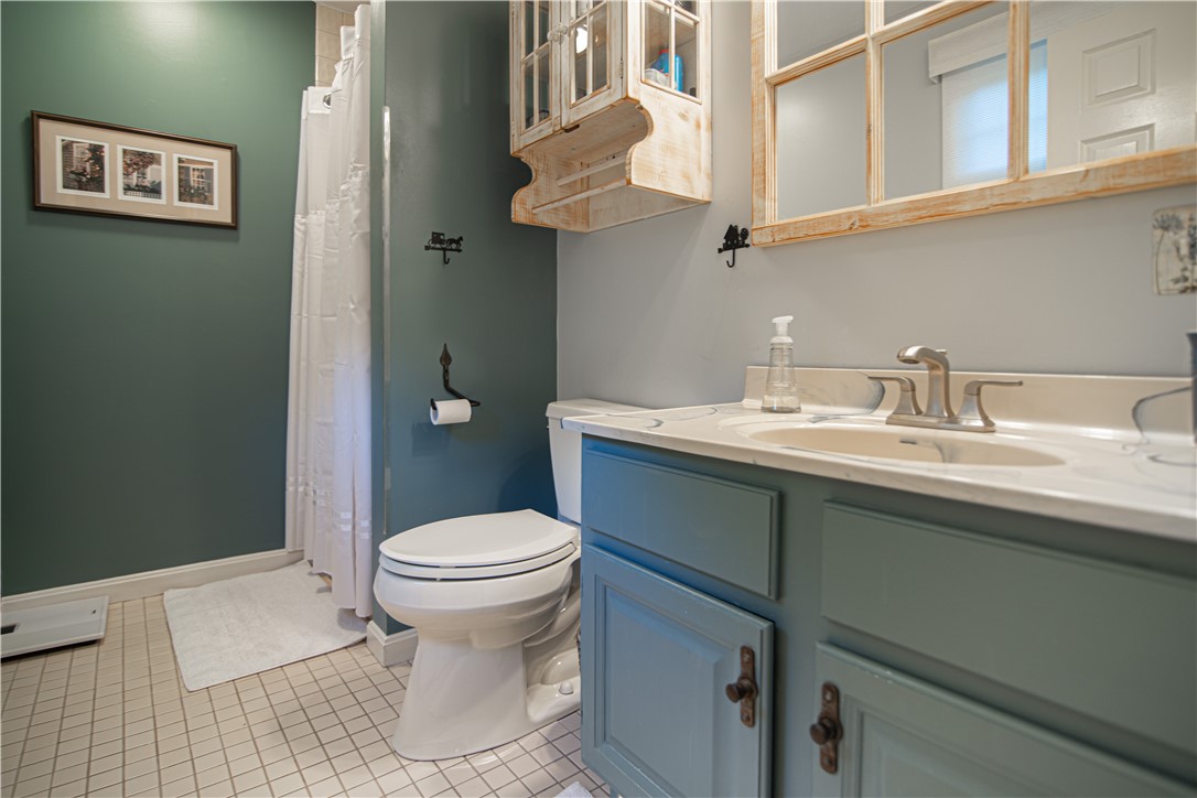 263 Olney Arnold Road Cranston, RI 02921 - Photo 26 of 49