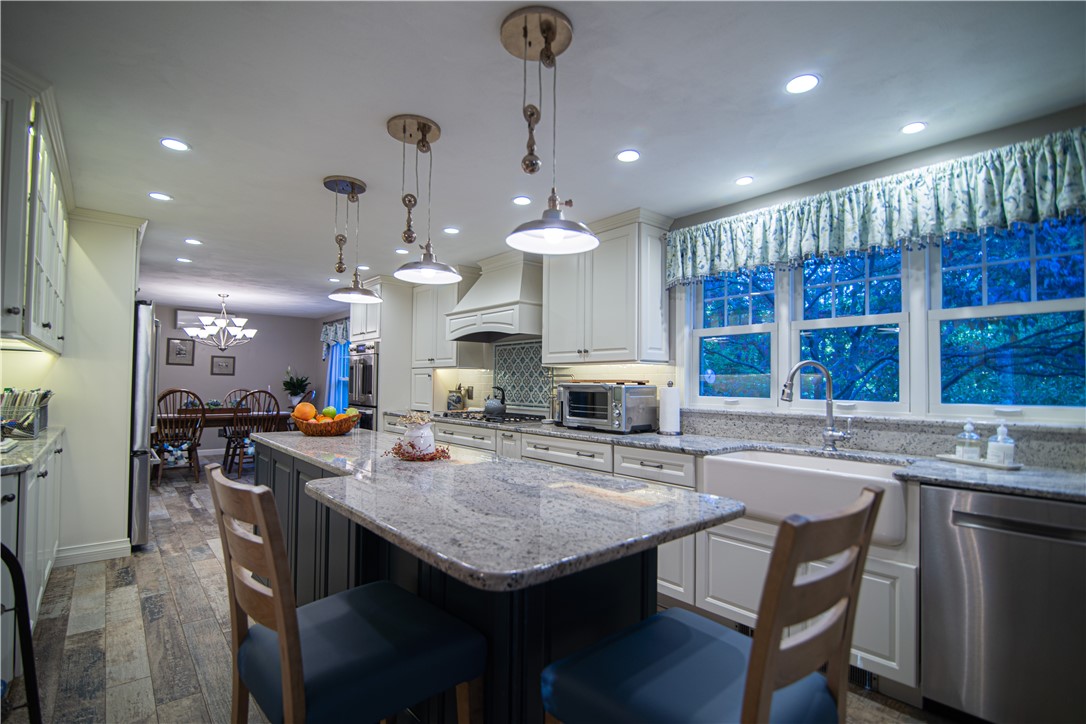 263 Olney Arnold Road Cranston, RI 02921 - Photo 6 of 49