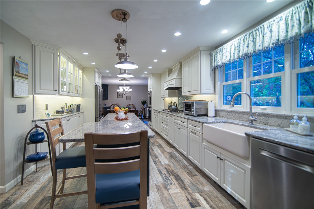 263 Olney Arnold Road Cranston, RI 02921 - Photo 7 of 49