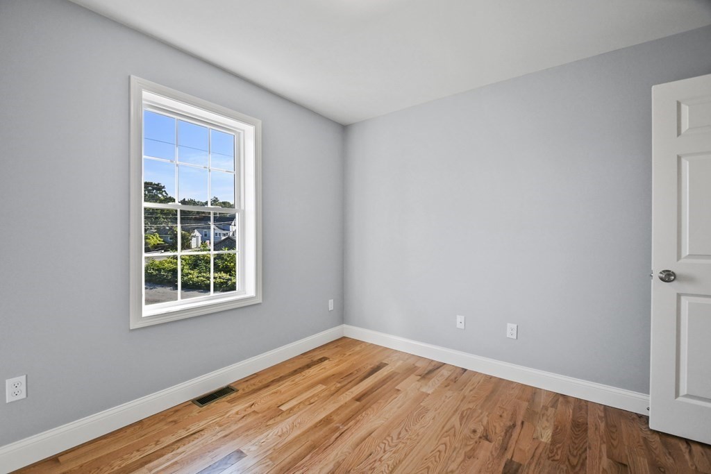 201 Napoleon Street Fall River, MA 02721 - Photo 16 of 35