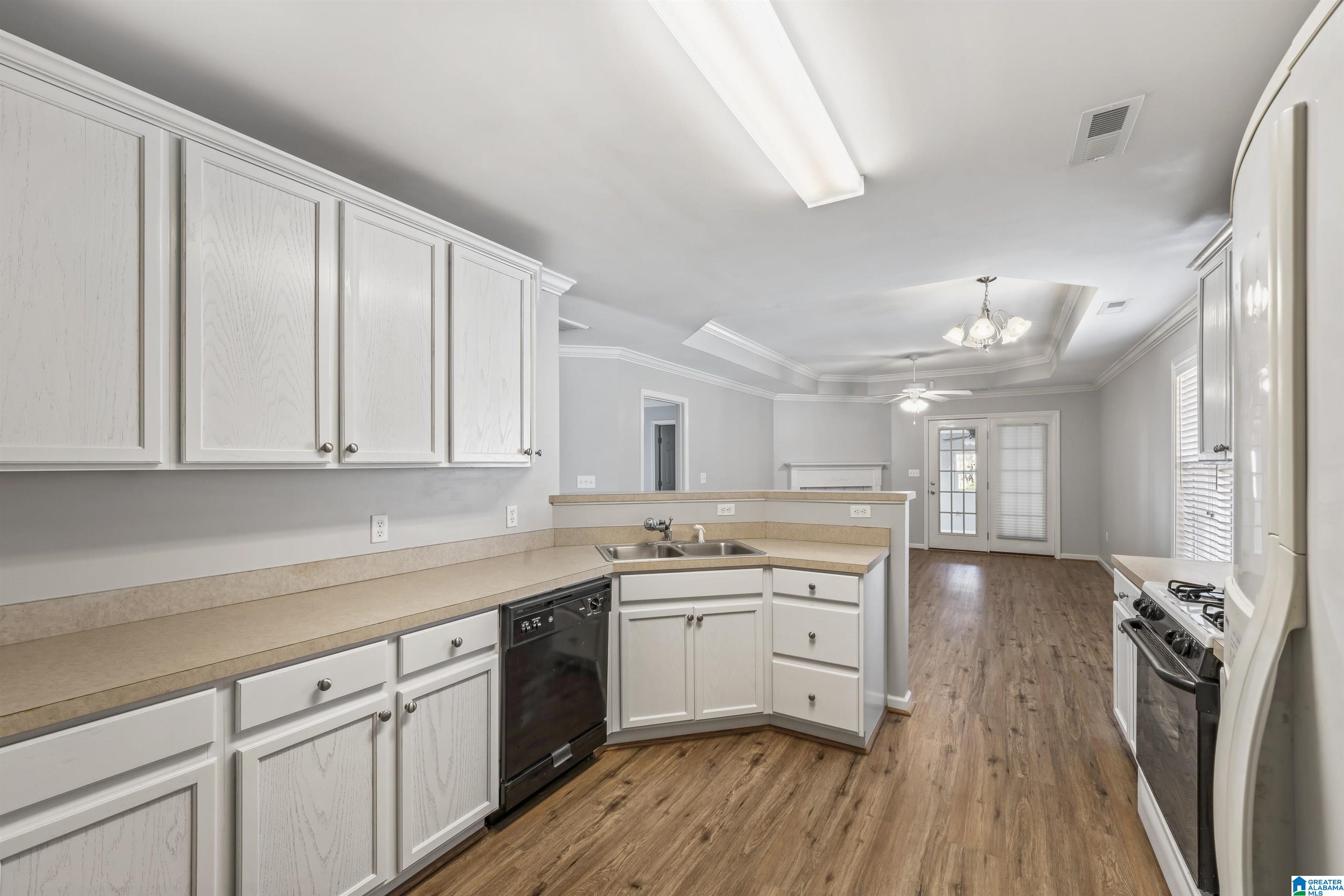63 Springdale Drive Mount Olive, AL 35117 - Photo 2 of 16