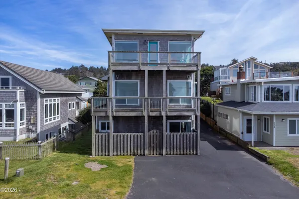 $915,000 | 5220 Northwest Jetty Avenue, Lincoln City, OR 97367