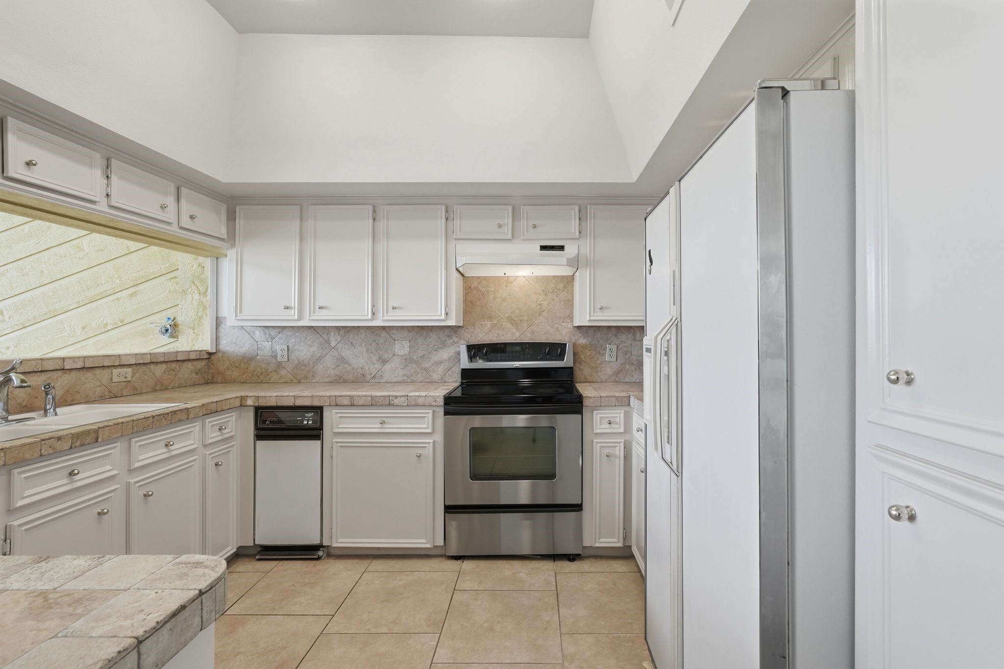 134 April Point Drive South Conroe, TX 77356 - Photo 10 of 50
