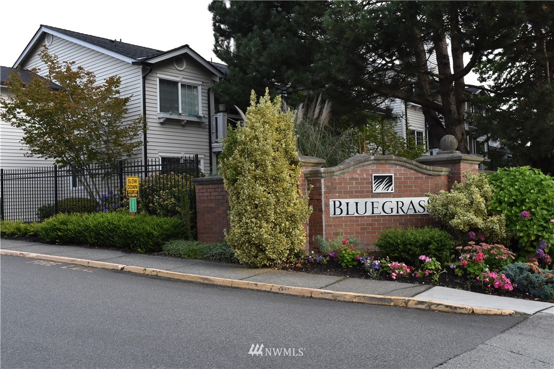 12404 East Gibson Road, Unit D103 Everett, WA 98204 - Photo 2 of 20 Gallery Image 2