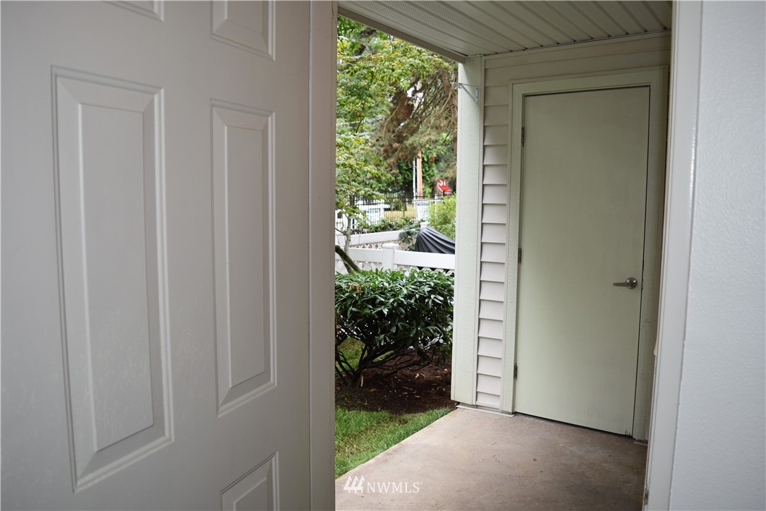 12404 East Gibson Road, Unit D103 Everett, WA 98204 - Photo 11 of 20 Gallery Image 11