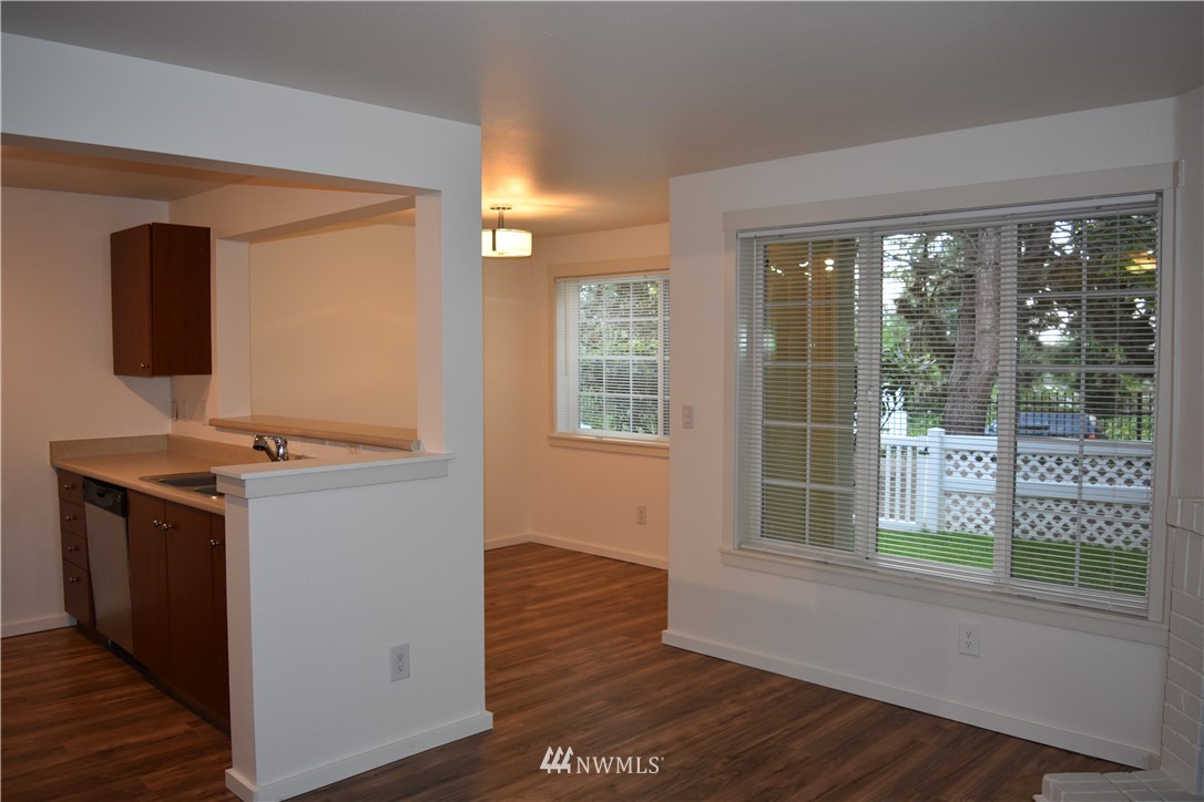 12404 East Gibson Road, Unit D103 Everett, WA 98204 - Photo 3 of 20 Gallery Image 3