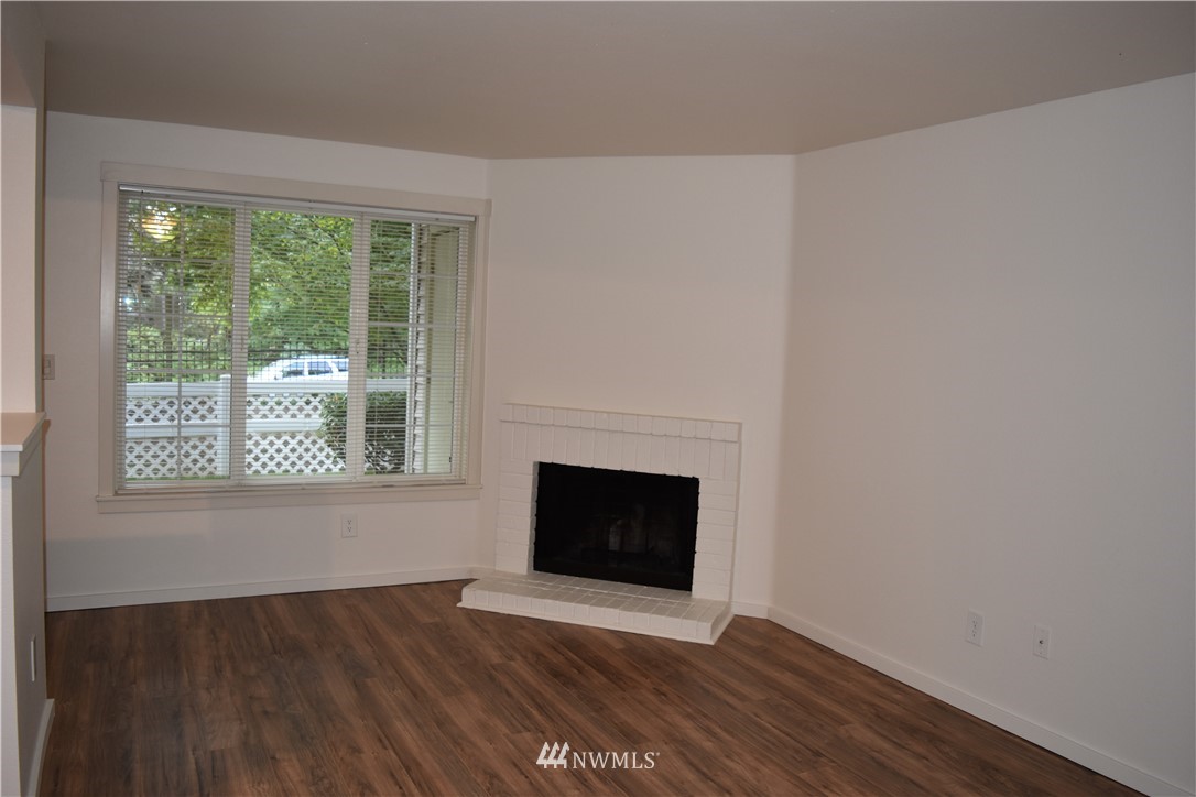 12404 East Gibson Road, Unit D103 Everett, WA 98204 - Photo 4 of 20 Gallery Image 4