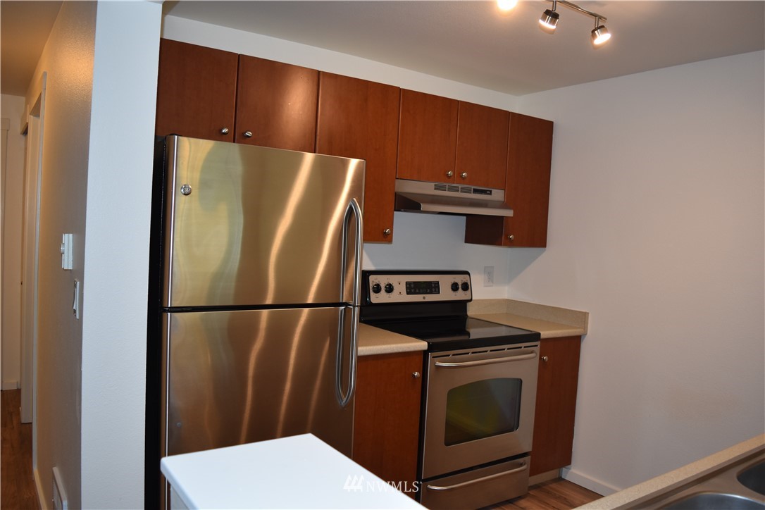 12404 East Gibson Road, Unit D103 Everett, WA 98204 - Photo 5 of 20 Gallery Image 5