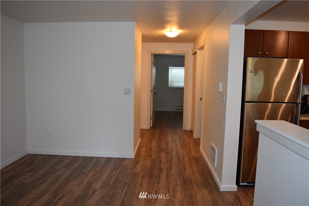 12404 East Gibson Road, Unit D103 Everett, WA 98204 - Photo 7 of 20 Gallery Image 7