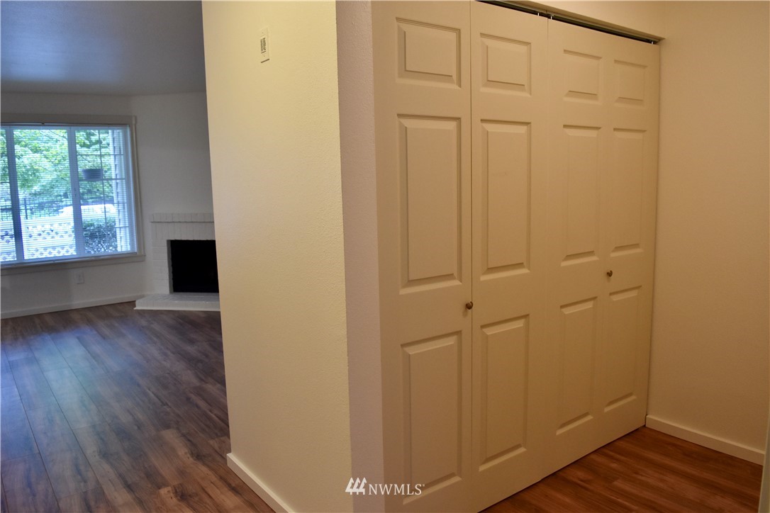 12404 East Gibson Road, Unit D103 Everett, WA 98204 - Photo 10 of 20 Gallery Image 10