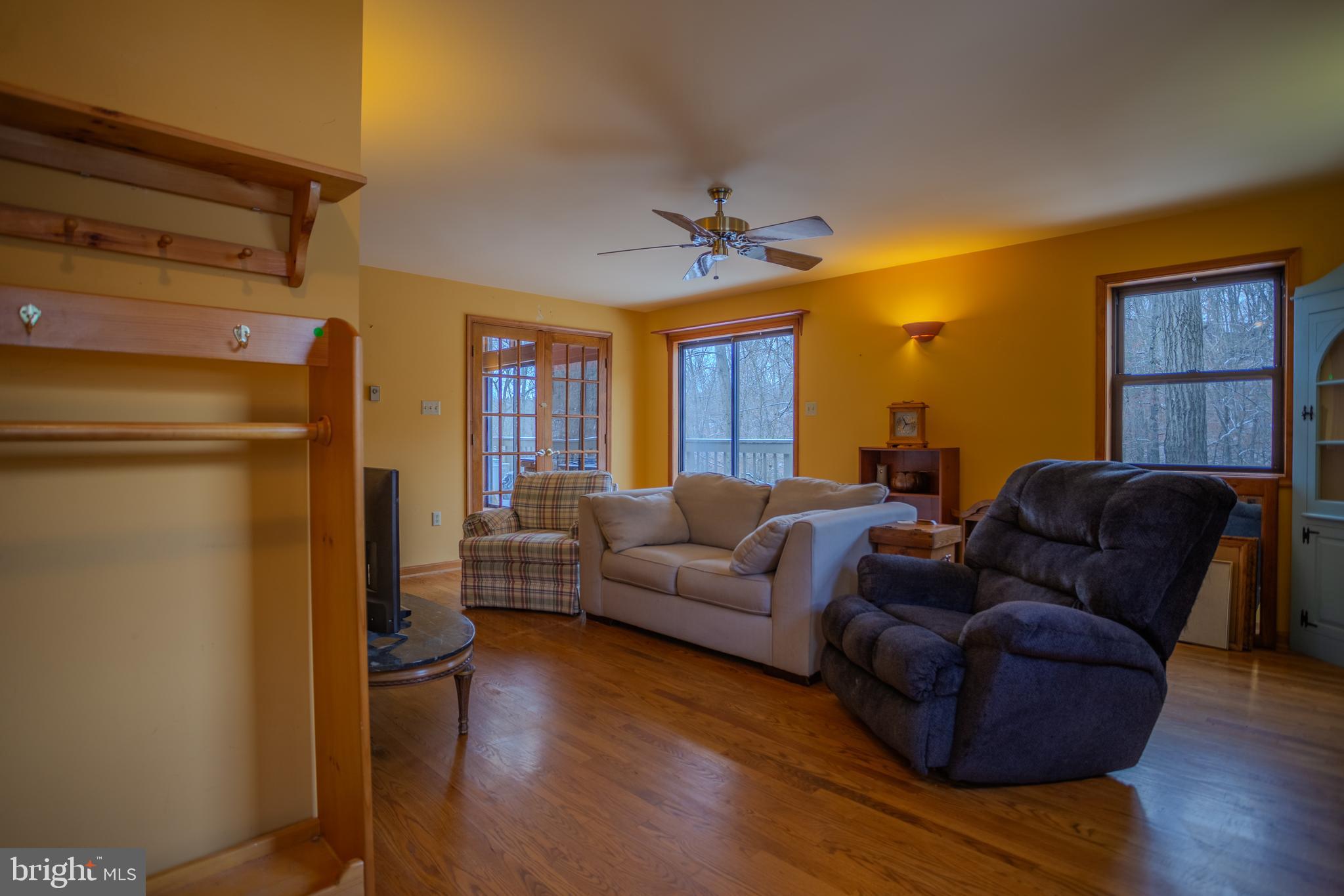734 Walden Road Hedgesville, WV 25427 - Photo 23 of 65 Relaxing living room space