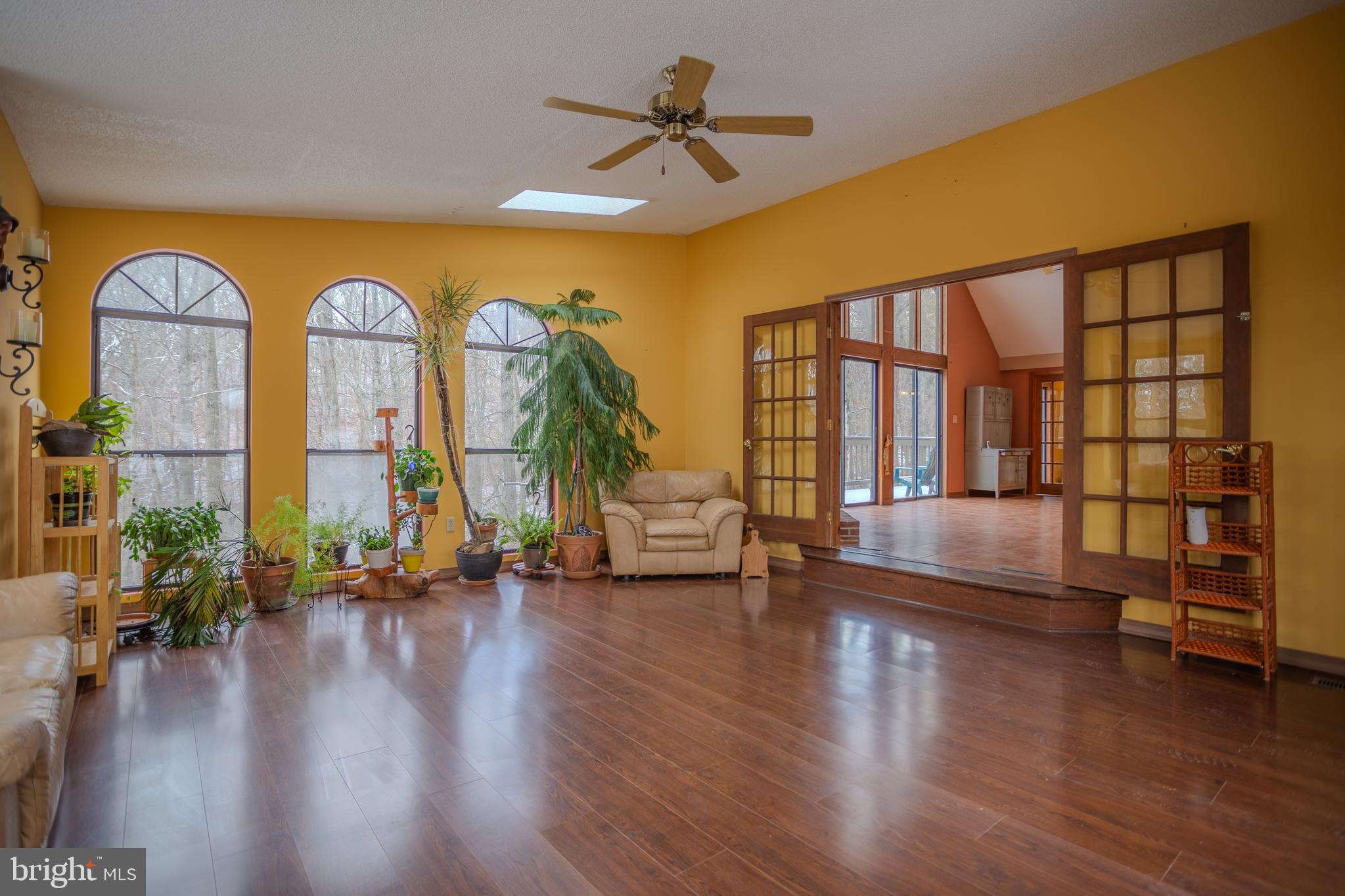 734 Walden Road Hedgesville, WV 25427 - Photo 9 of 65 Curate a Solarium experience