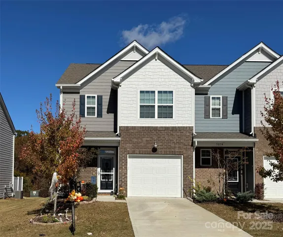 $384,900 | 5036 Moss Pine Way, Tega Cay, SC 29708
