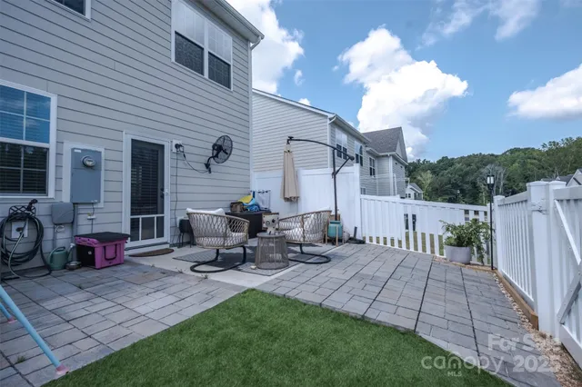 $384,900 | 5036 Moss Pine Way, Tega Cay, SC 29708