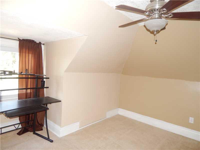 4132 Franklin Road Observatory Hill, PA 15214 - Photo 16 of 22 Bedroom.