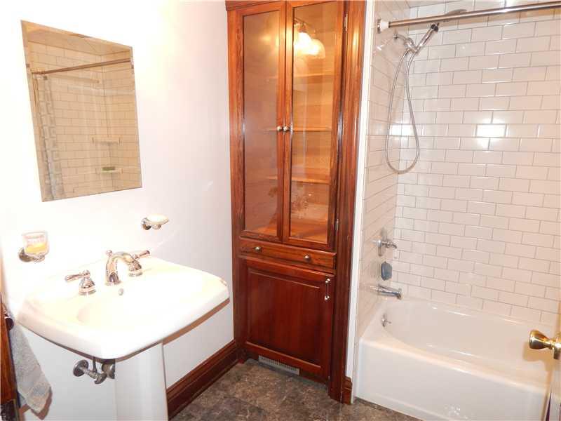 4132 Franklin Road Observatory Hill, PA 15214 - Photo 17 of 22 Full Bath.