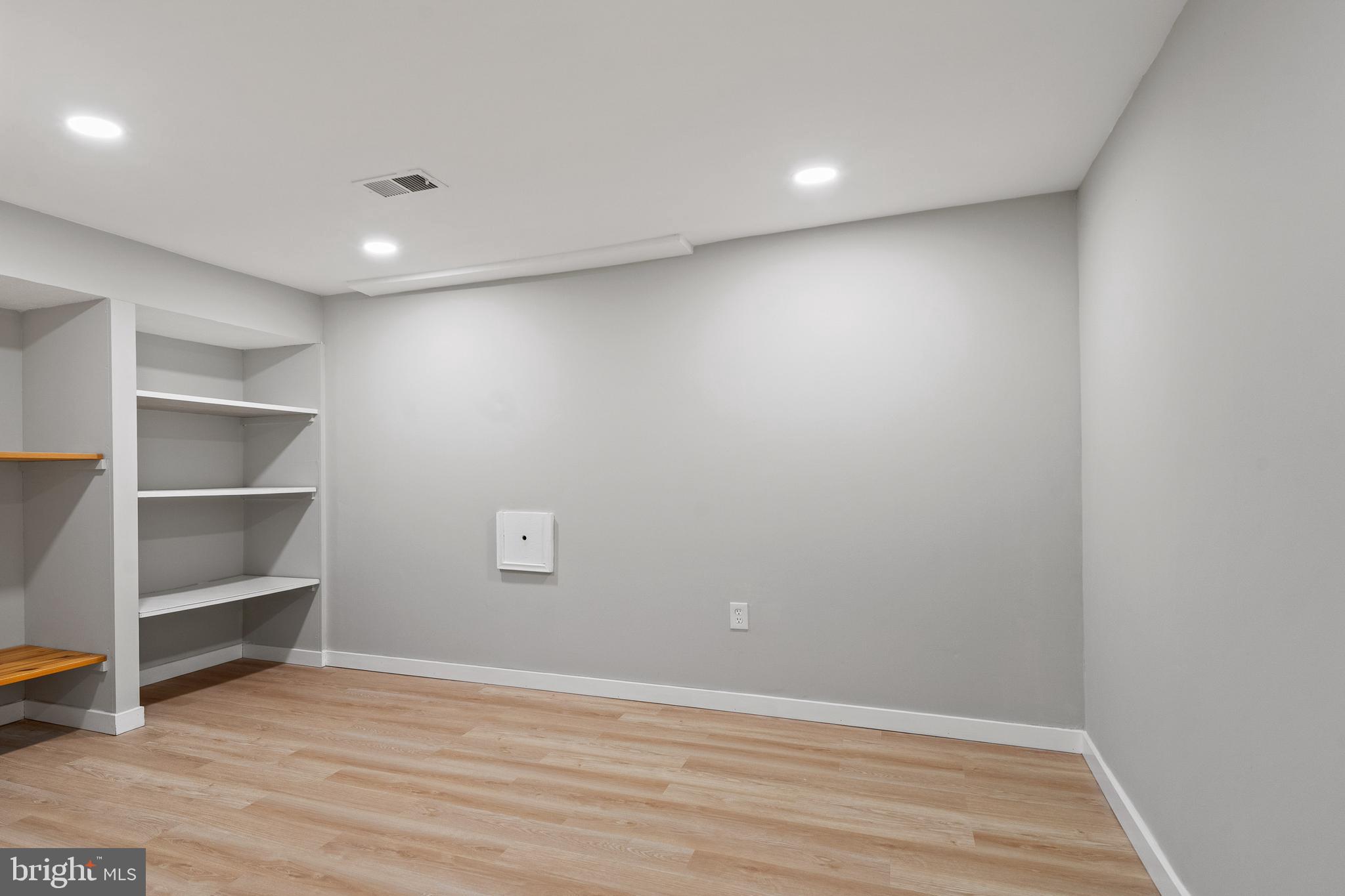 6122 Mantle Road Burke, VA 22015 - Photo 36 of 51 a view of an empty room