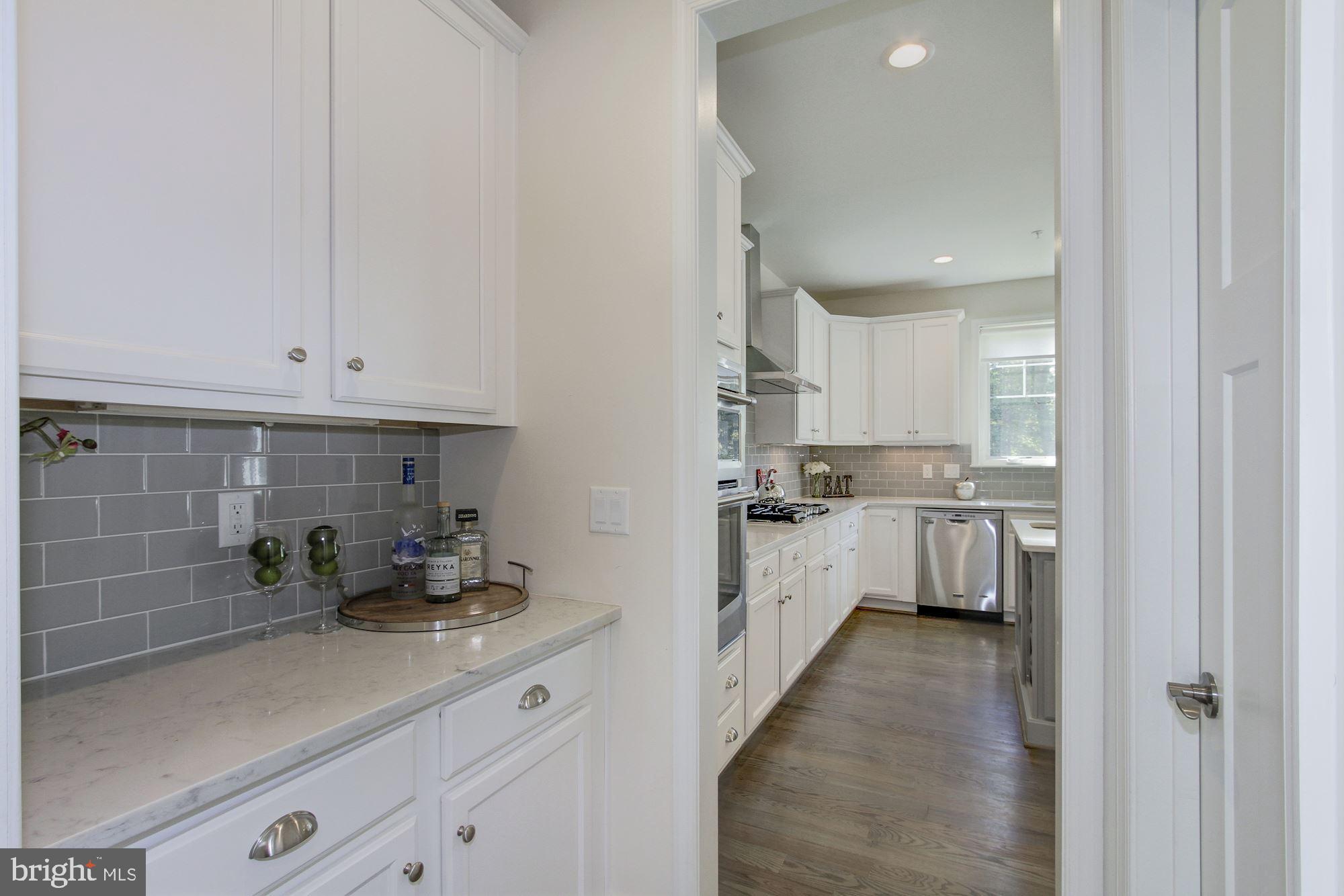 9310 Greyrock Road Silver Spring, MD 20910 - Photo 38 of 146 Breakfast Bar with Pantry
