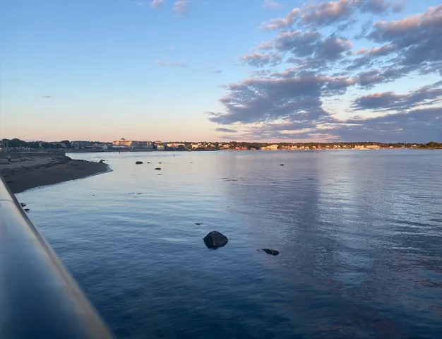 $2,100 | 61 Western Avenue, Unit 1, Gloucester, MA 01930