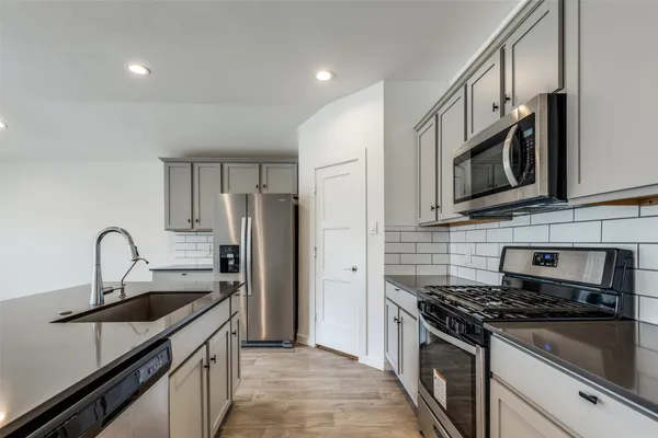 $2,125 | 14219 Kings Canyon Lane, Conroe, TX 77384