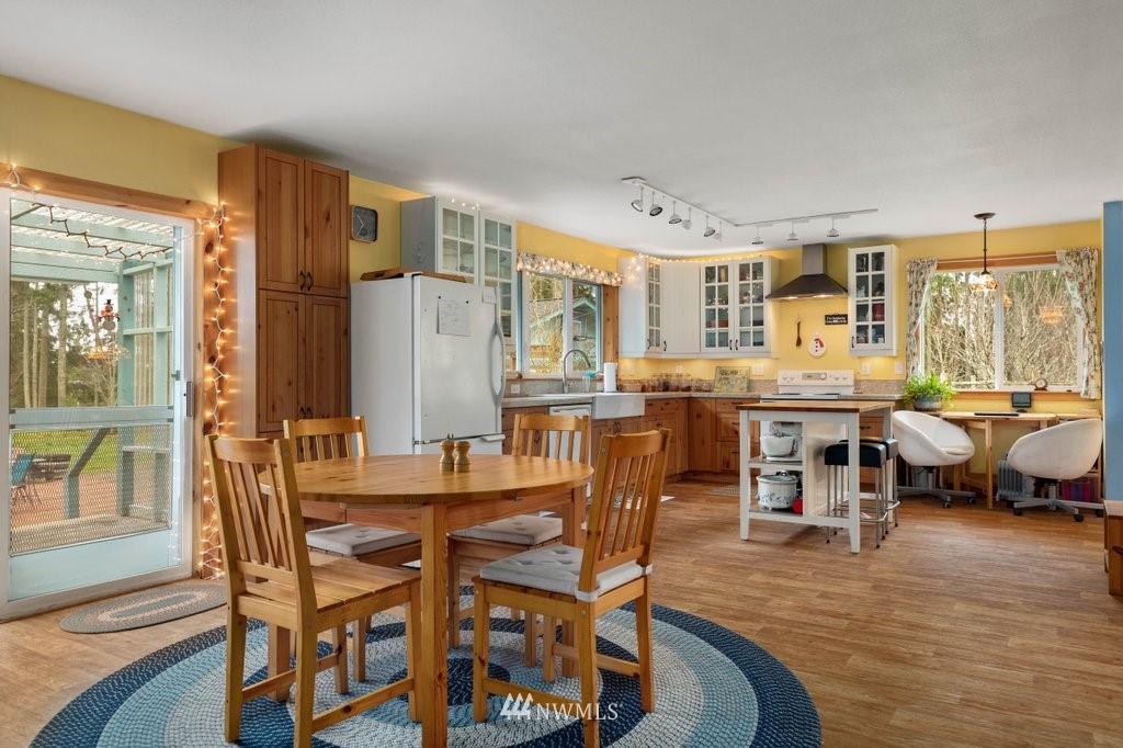 700 South Edmonds Road Coupeville, WA 98239 - Photo 6 of 35 Gallery Image 6