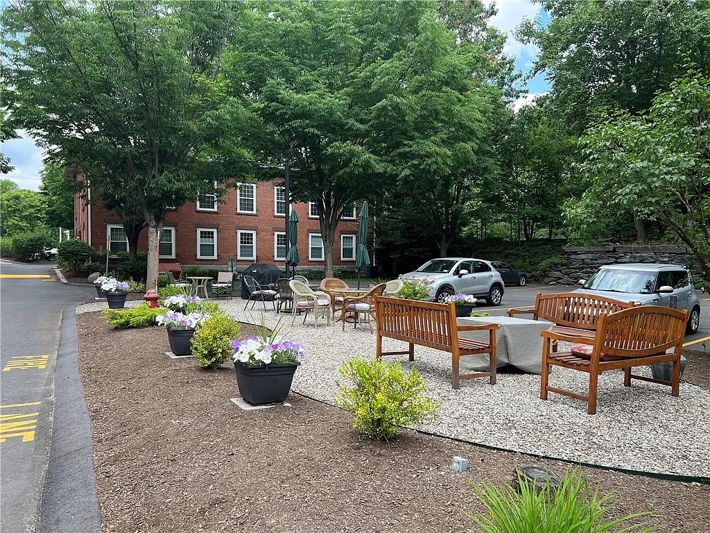 2 School Street, Unit 422 Lincoln, RI 02802 - Photo 25 of 27