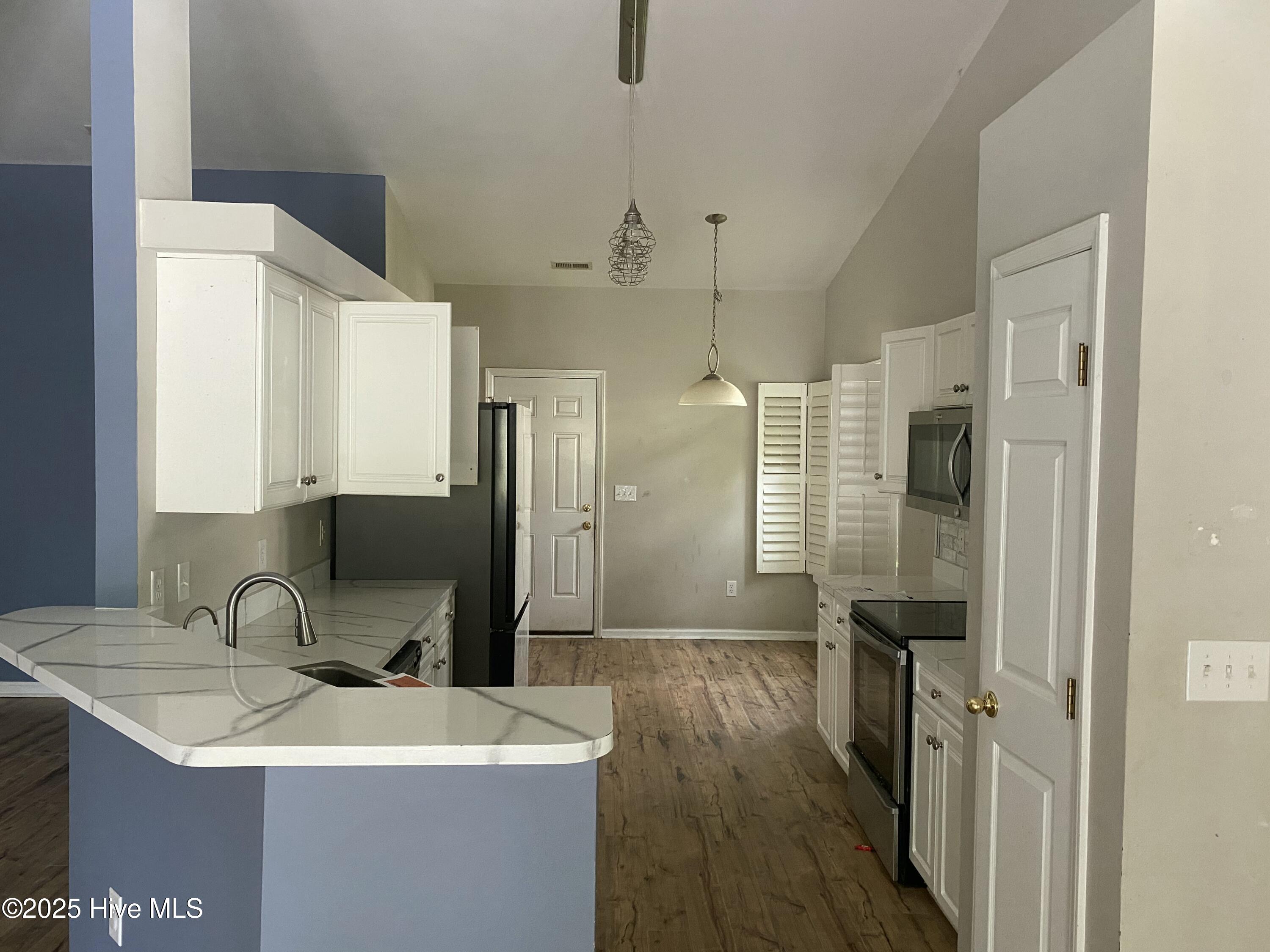 116 Bermuda View New Bern, NC 28560 - Photo 4 of 12 IMG_0220