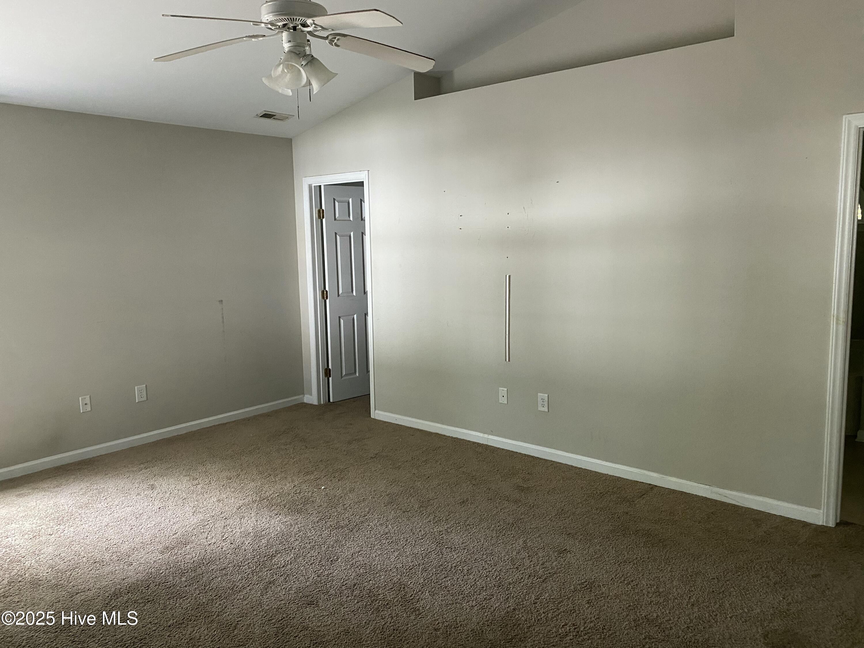 116 Bermuda View New Bern, NC 28560 - Photo 5 of 12 IMG_0221