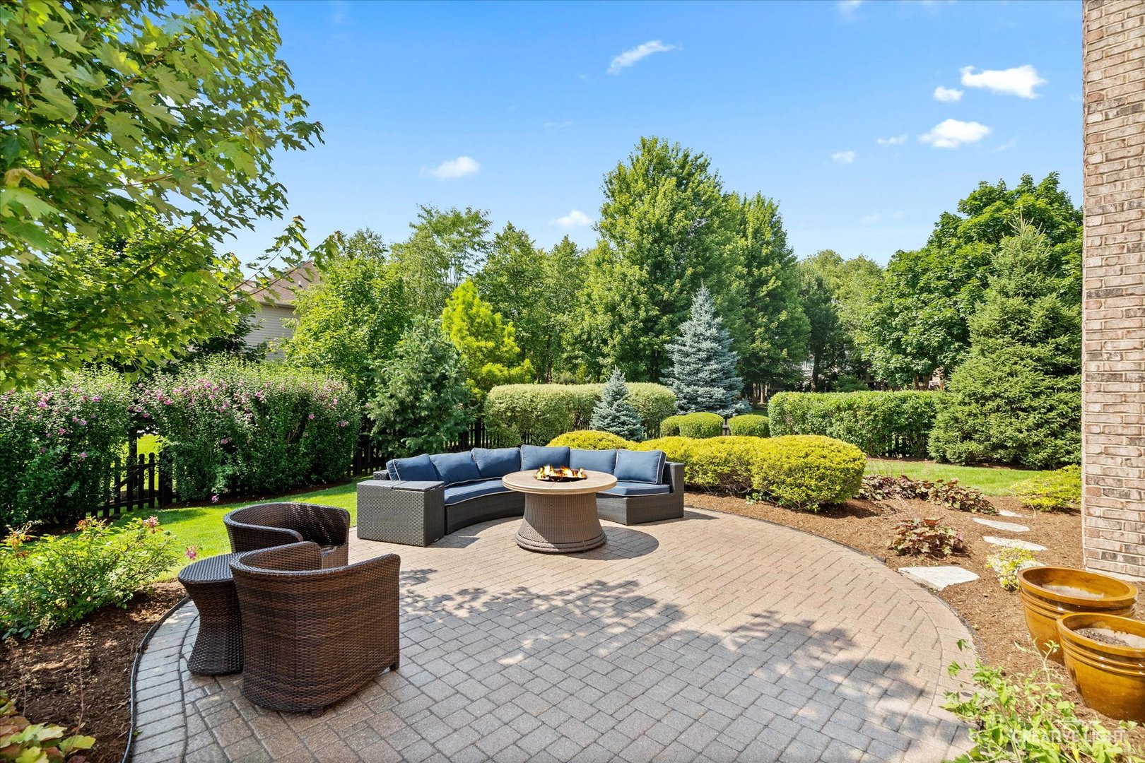 2334 Kane Lane Batavia, IL 60510 - Photo 30 of 34 a view of a patio with couches and potted plants