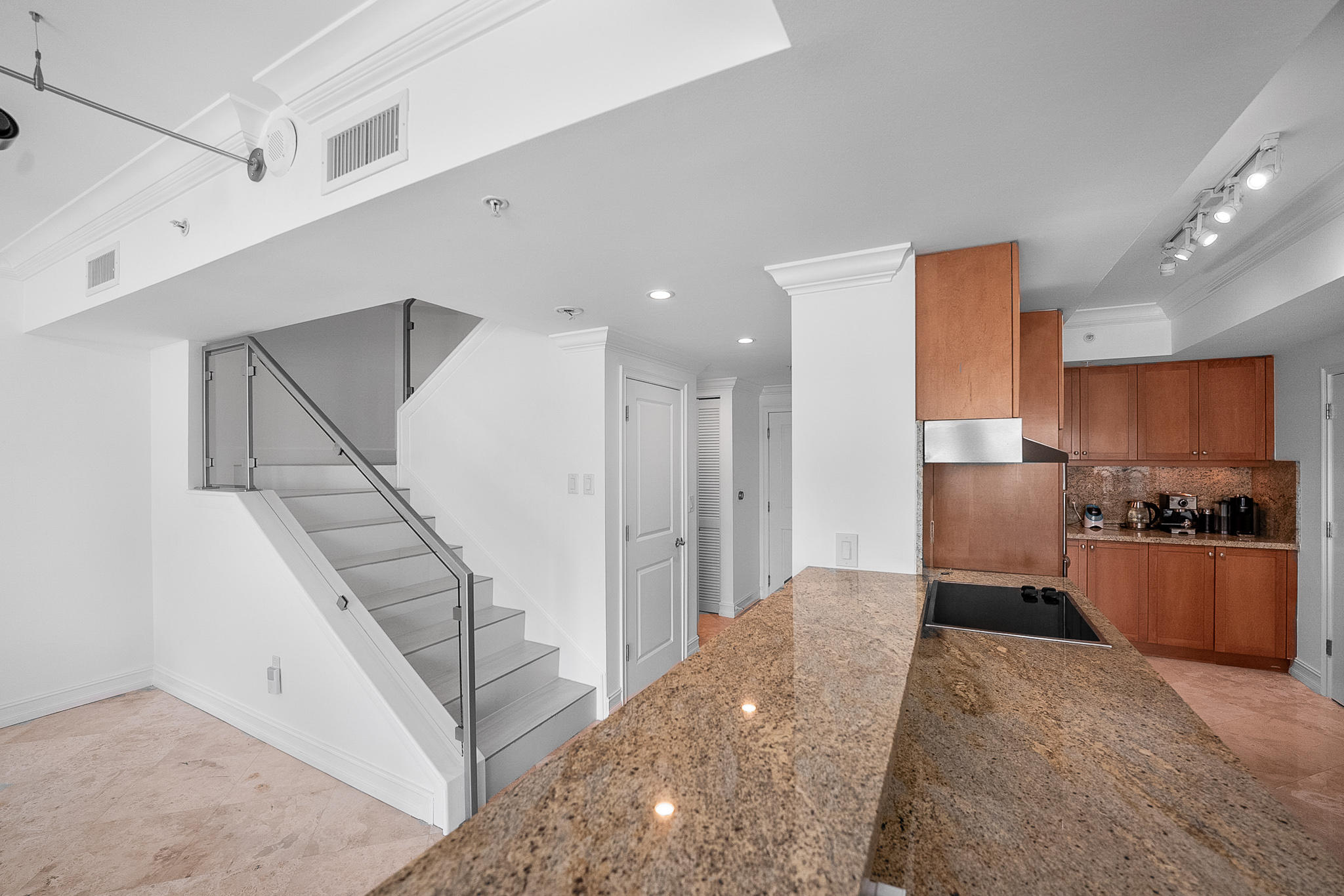 99 Southeast Mizner Boulevard, Unit PH 44 Boca Raton, FL 33432 - Photo 21 of 38 _7R30407-HDR