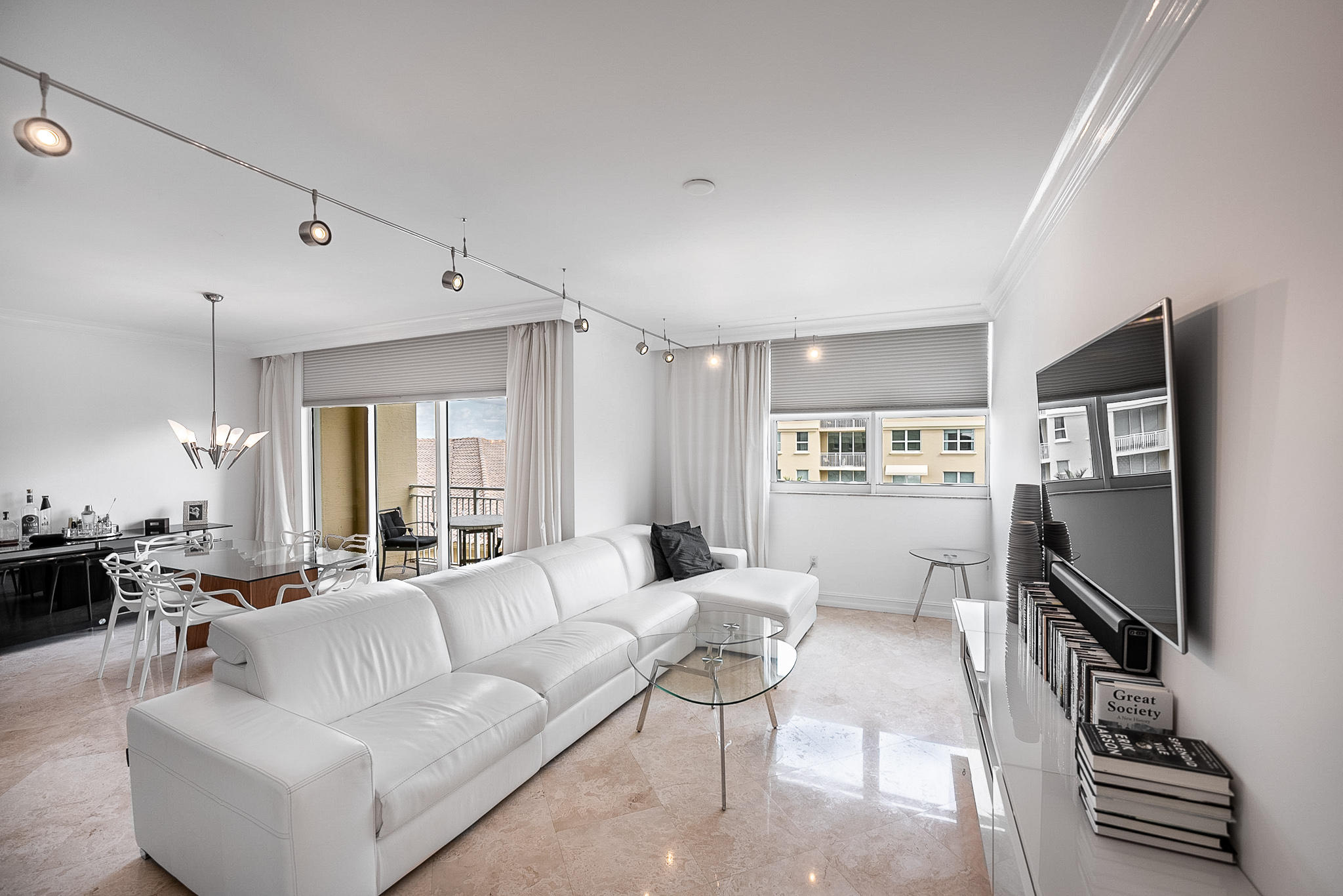 99 Southeast Mizner Boulevard, Unit PH 44 Boca Raton, FL 33432 - Photo 3 of 38 _7R30398-HDR