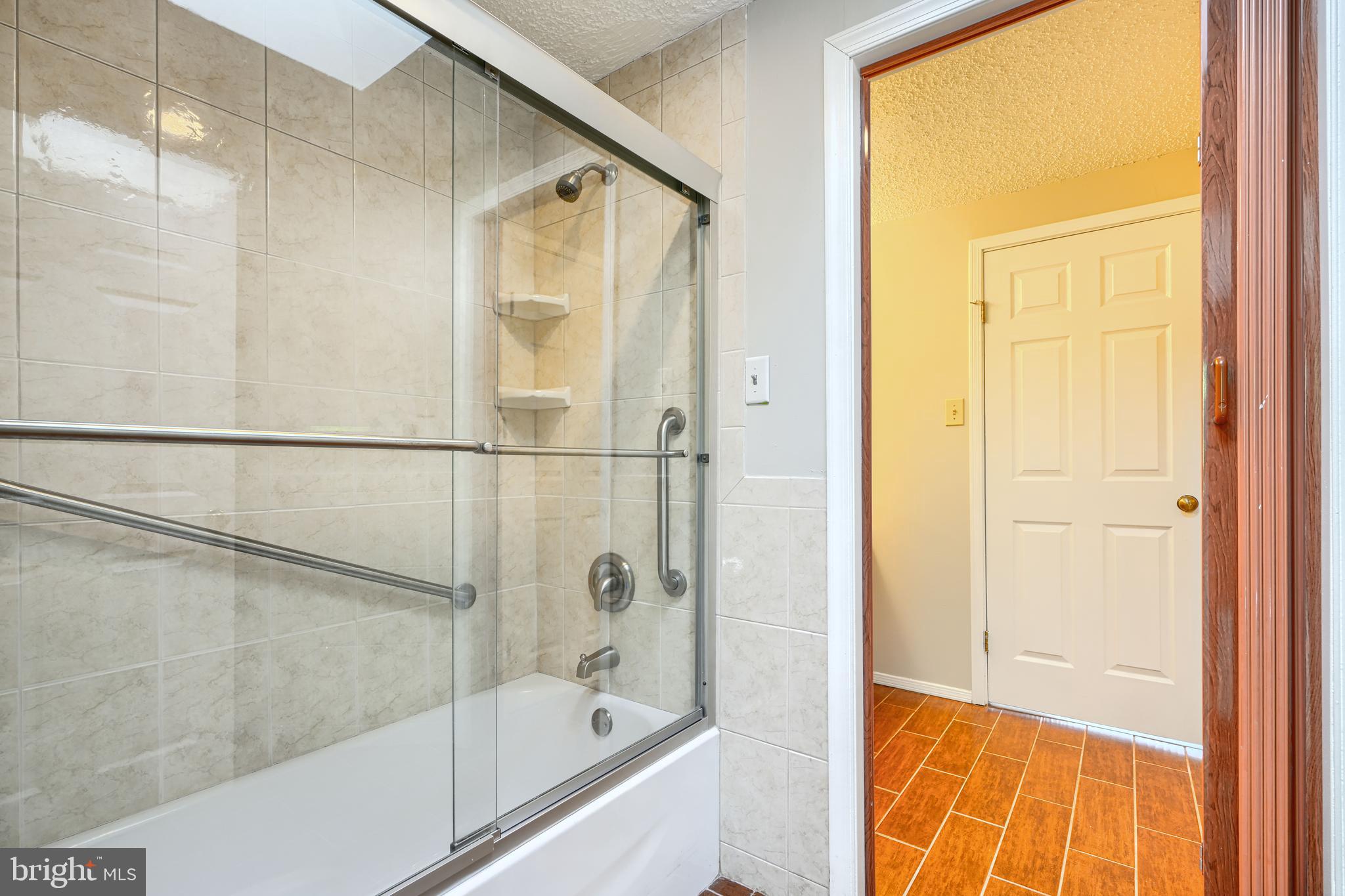 12 Jacobo Lane Baltimore, MD 21239 - Photo 22 of 73 Full Bathroom off Family Room