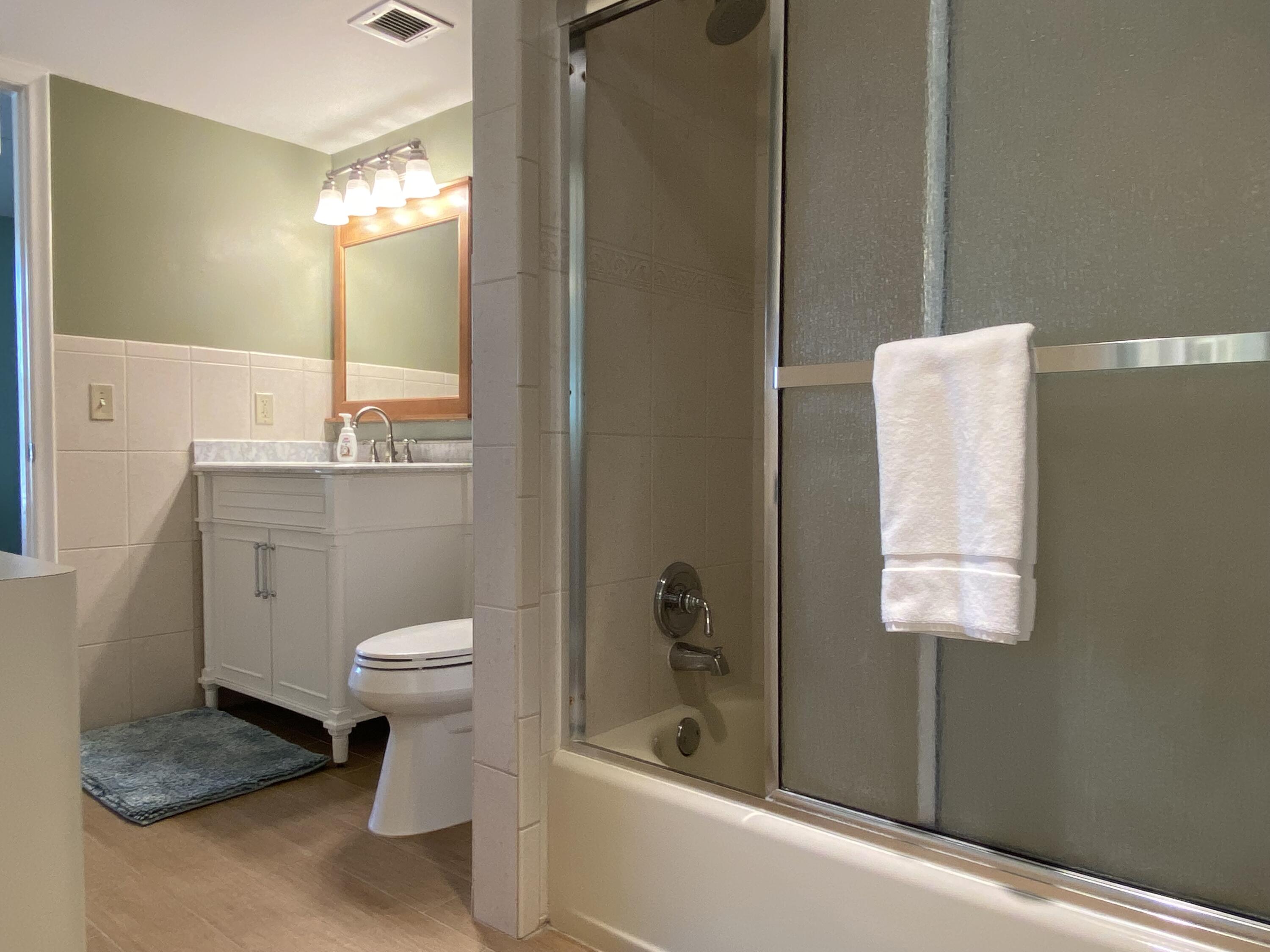 7 Royal Palm Way, Unit 202 Boca Raton, FL 33432 - Photo 23 of 51 IMG_2435