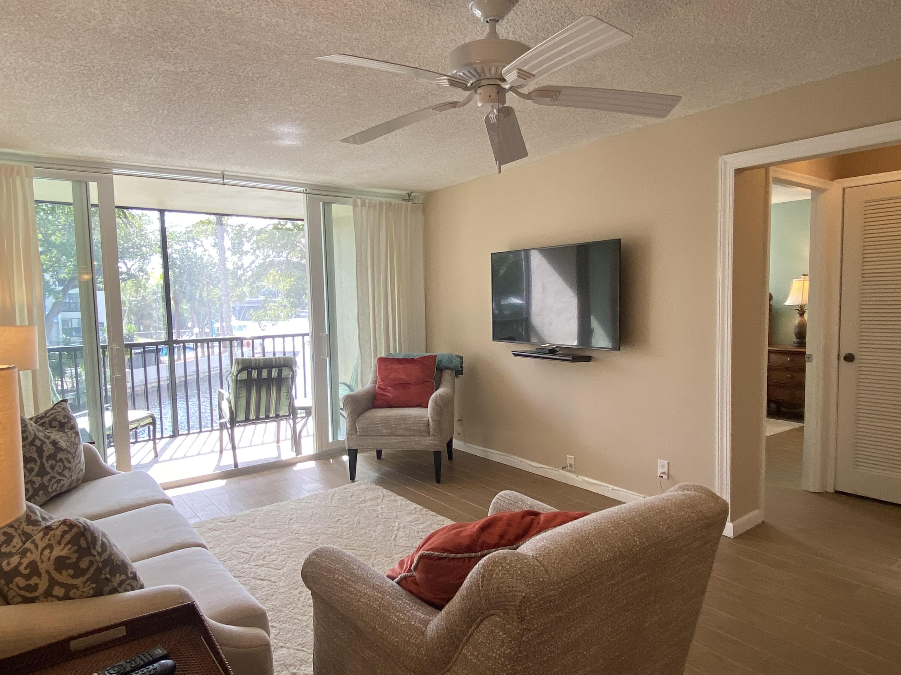 7 Royal Palm Way, Unit 202 Boca Raton, FL 33432 - Photo 8 of 51 IMG_2411