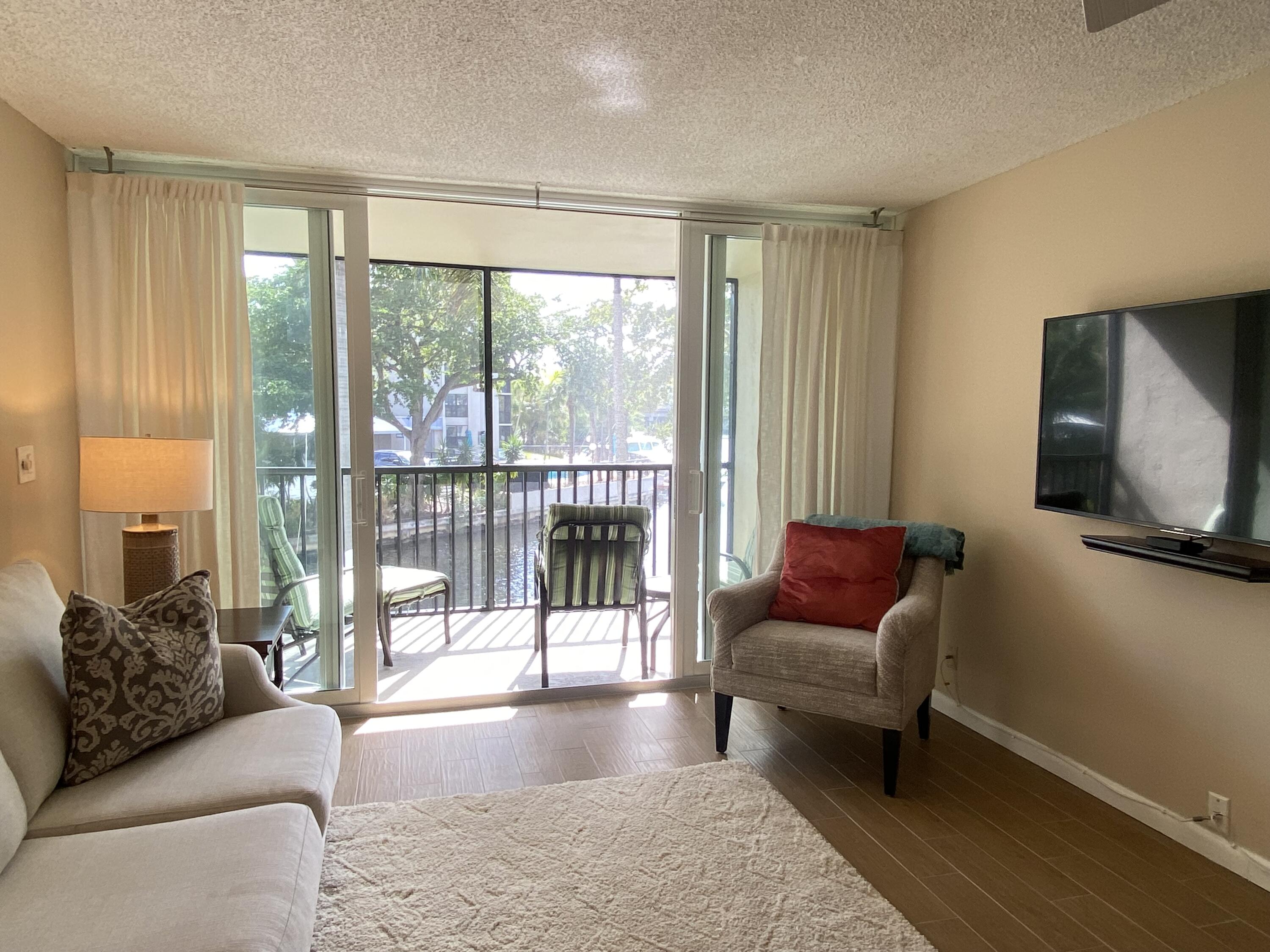 7 Royal Palm Way, Unit 202 Boca Raton, FL 33432 - Photo 9 of 51 IMG_2410