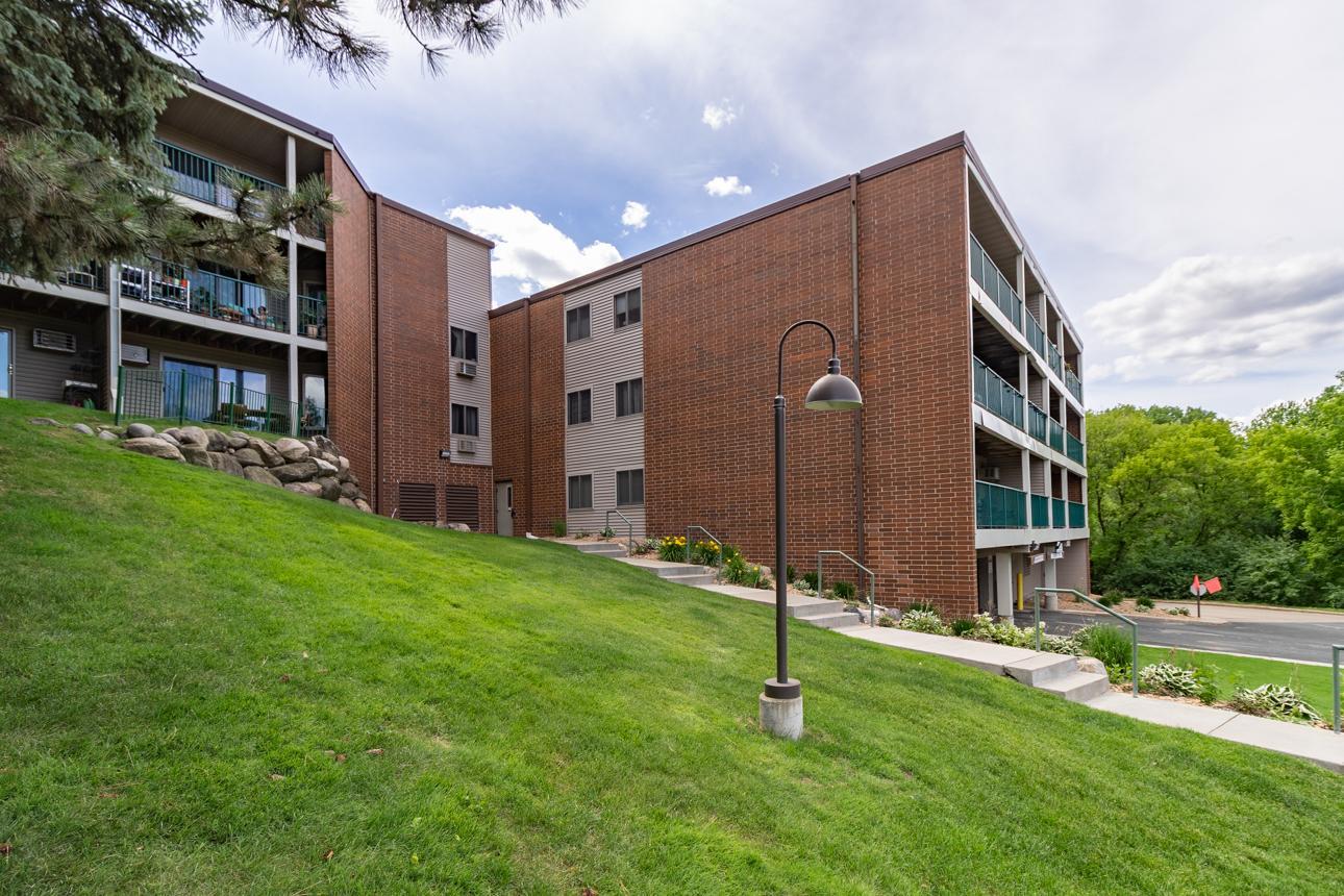 1700 Four Oaks Road, Unit 219 Eagan, MN 55121 - Photo 1 of 35