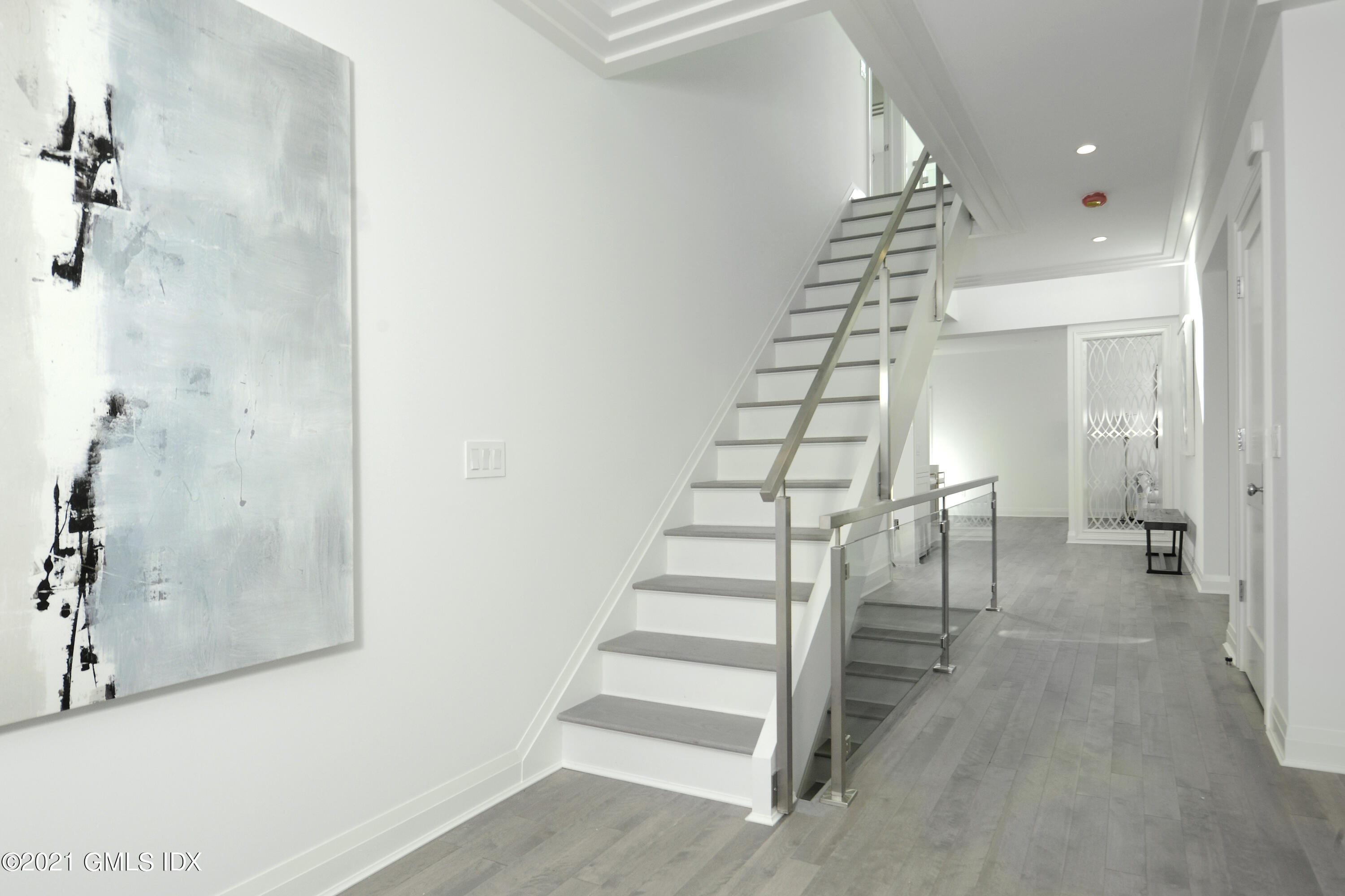 36 Washington Avenue Greenwich, CT 06830 - Photo 14 of 32 Foyer