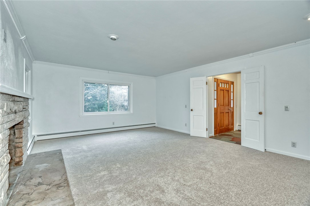 147 Basket Road Webster, NY 14580 - Photo 7 of 49 GREAT ROOM