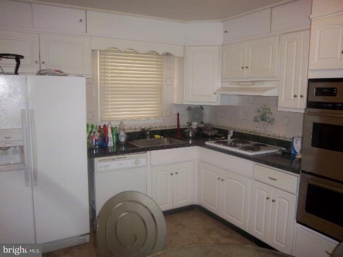 1308 Robin Road Pikesville, MD 21208 - Photo 5 of 15 Kitchen