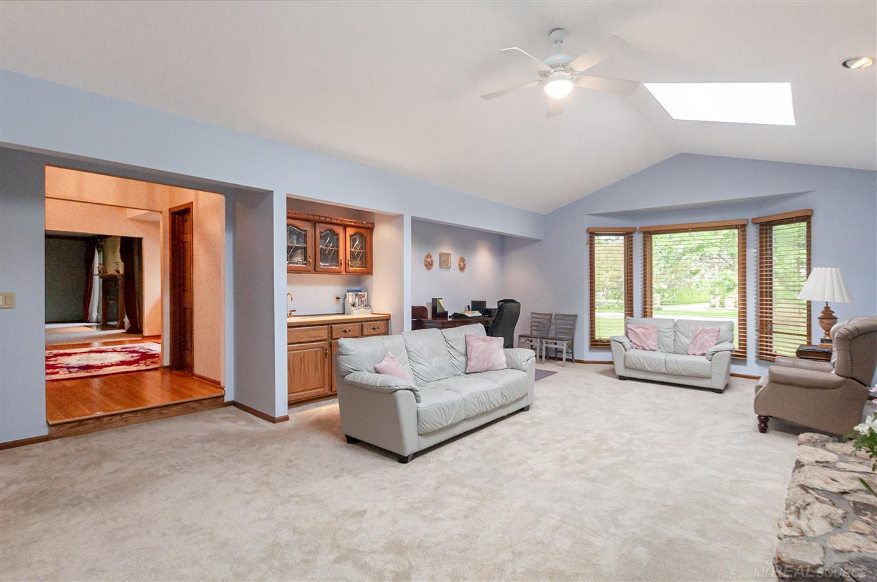 987 Lake Shore Road Grosse Pointe Shores, MI 48236 - Photo 23 of 54