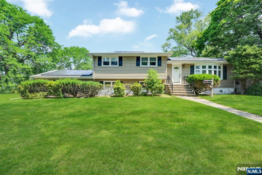19 Lawrence Road Wayne, NJ 07470 - Photo 2 of 33
