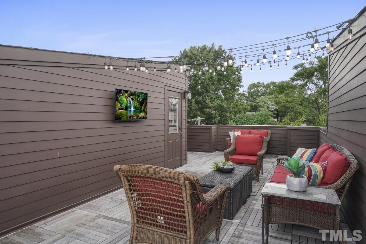 514 West South Street Raleigh, NC 27601 - Photo 33 of 41 a view of a patio with furniture