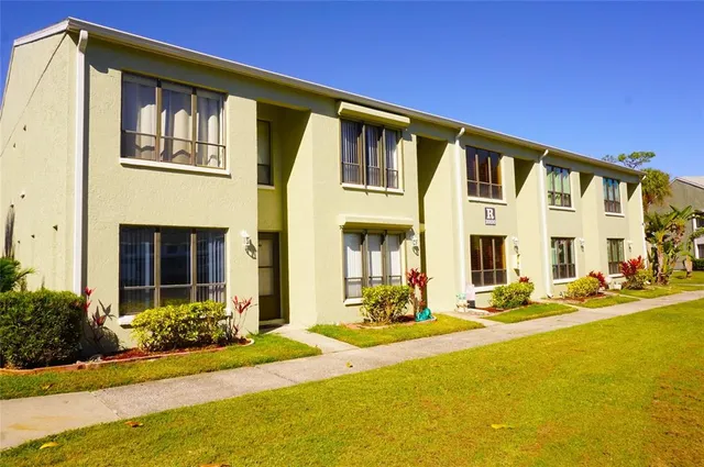 $279,900 | 20890 Negril Court, Unit R1, Lutz, FL 33558