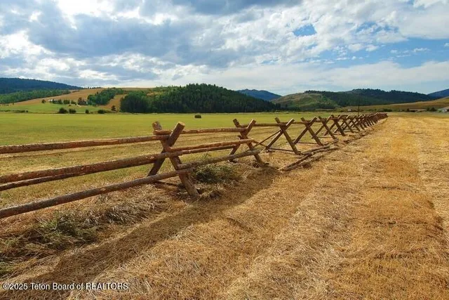 $235,000 | 34 Chipmunk Lane, Wayan, ID 83285