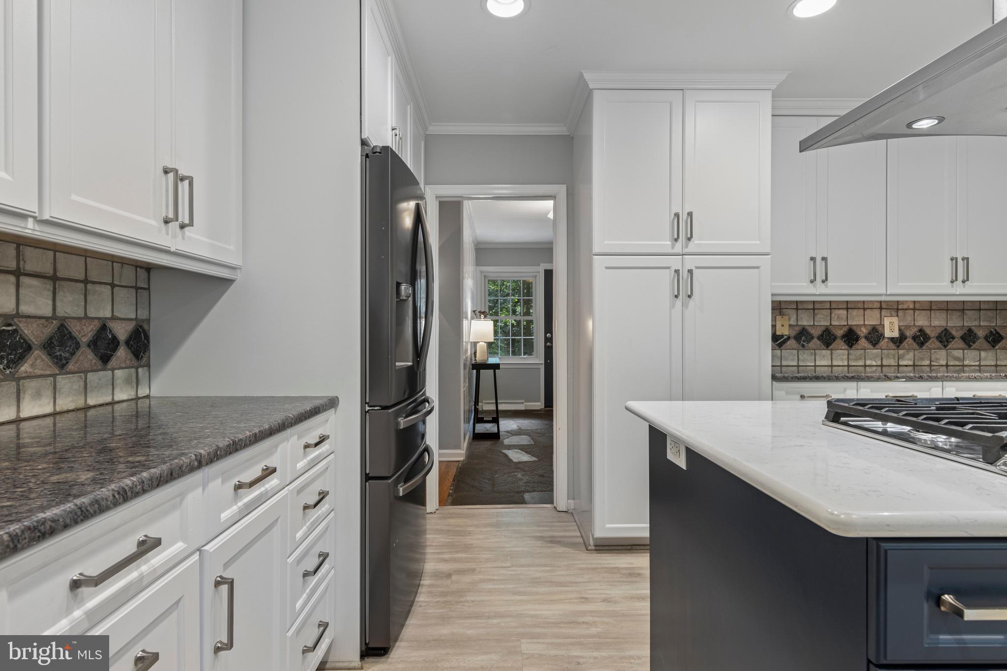 13 Weirwood Road Wayne, PA 19087 - Photo 20 of 61 View towards foyer from kitchen.